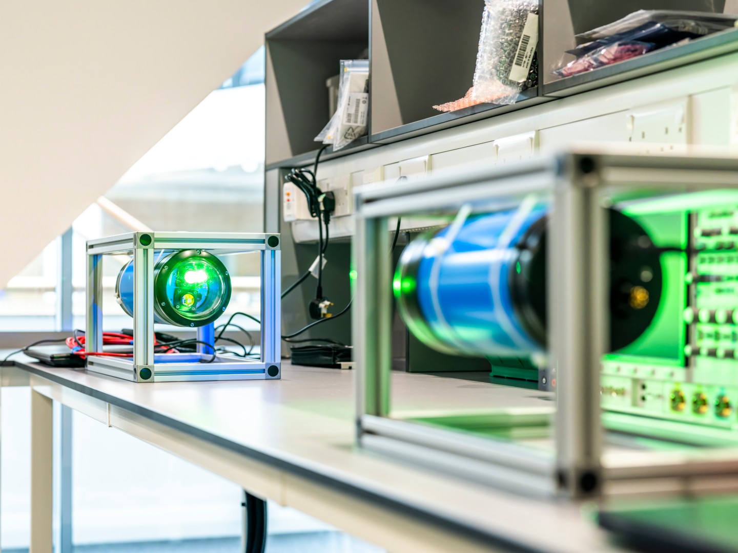 Høyhastighetsinternett gjennom LED-lys, oppfinnelse av Harald Haas og team (DE)